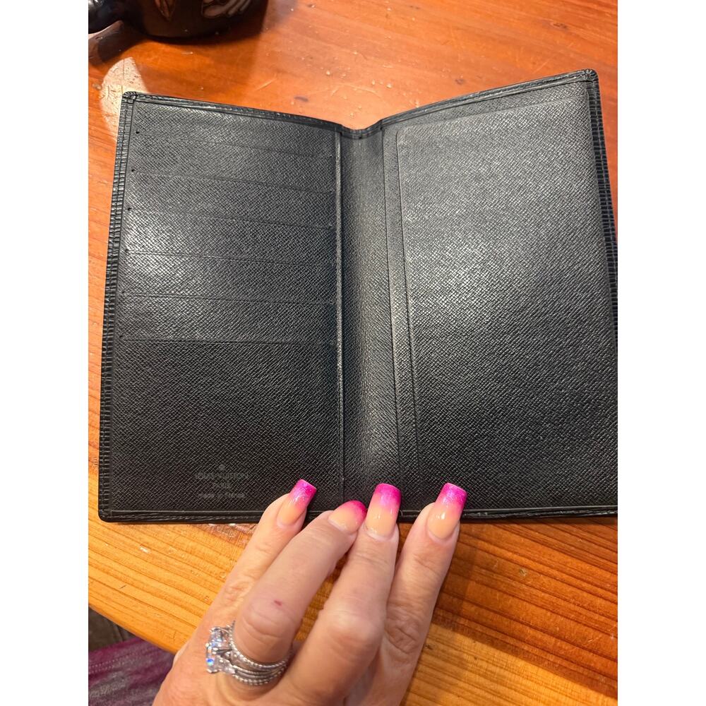 Louis Vuitton Black EPI Brazza Wallet - Picture 2 of 8